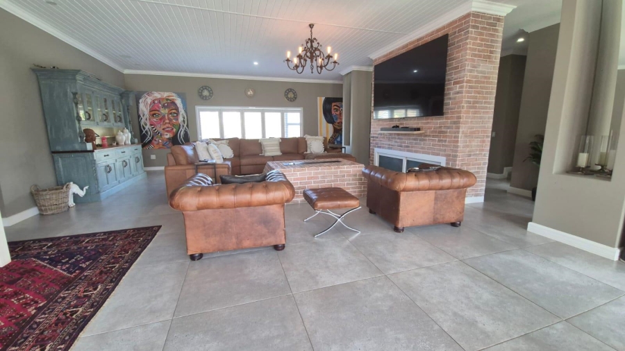 To Let 6 Bedroom Property for Rent in Num Num Cape Estate Western Cape